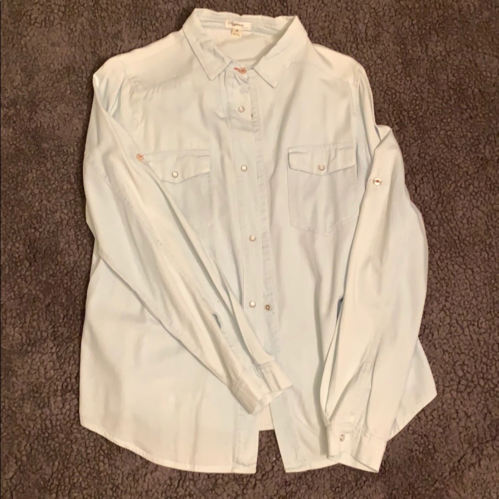 LIGHT chambray snap-button shirt; M; lightly worn